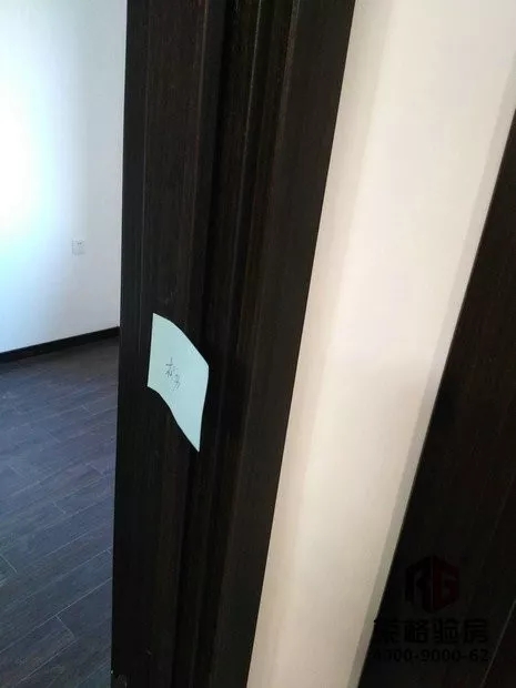 荣格验房记#开发商二次交房，业主崩溃发现橱柜(图2)
