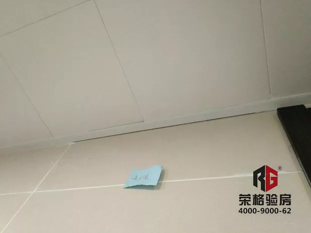 2-1Z5091I52RY.jpg